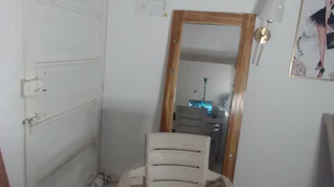 Snapshot of natzumi_mcqueen chatting on July 19, 1:37 pm Stella Mcqueen online show from July 19, 1:37 pm
