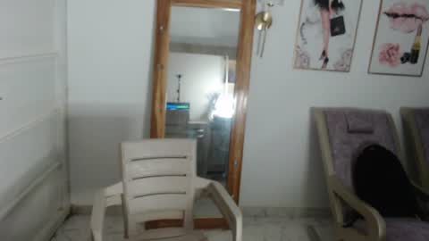 Snapshot of natzumi_mcqueen chatting on July 23, 10:24 am Stella Mcqueen online show from July 23, 10:24 am