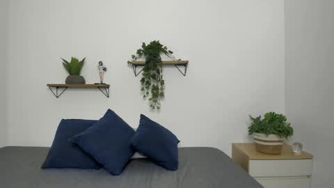 Snapshot of naughty_1girl chatting on April 10, 1:11 am Emily online show from April 10, 1:11 am