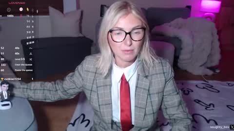 Snapshot of naughty__bex chatting on October 30, 9:37 pm Bex currently on maternity leave online show from October 30, 9:37 pm