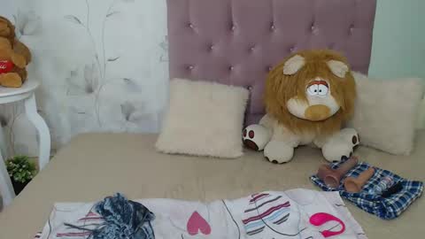 Zoe online show from February 17, 6:59 pm