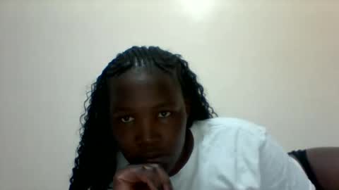 Snapshot of naughty_baddie5 chatting on May 11, 10:32 am candy online show from May 11, 10:32 am
