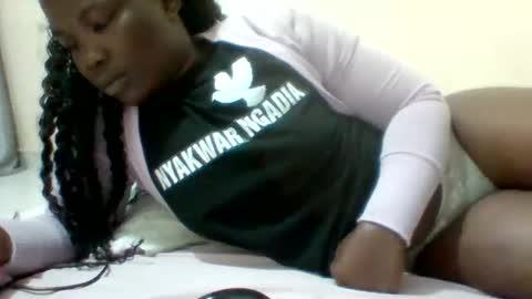 Snapshot of naughty_baddie5 chatting on May 19, 5:14 am candy online show from May 19, 5:14 am