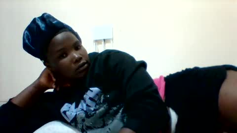 Snapshot of naughty_baddie5 chatting on June 21, 1:46 pm candy online show from June 21, 1:46 pm