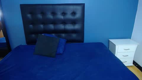 naughty_big_ass18 online show from December 2, 3:34 am