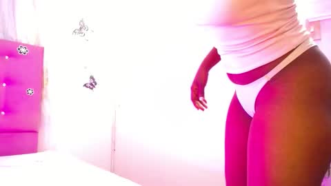 Snapshot of naughty_choko chatting on October 10, 3:05 am L I S S online show from October 10, 3:05 am