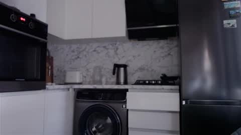 Chris Carrie online show from October 9, 3:48 am