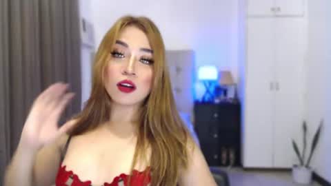 Snapshot of naughty_dreamerxxx chatting on June 26, 11:42 pm Queen Jess online show from June 26, 11:42 pm