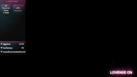 Snapshot of naughty_ebonyy chatting on December 17, 2:55 am SASHA online show from December 17, 2:55 am