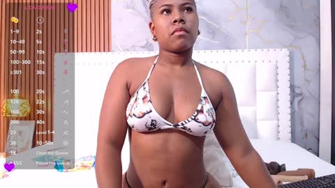 Snapshot of naughty_ebonyy chatting on January 16, 3:02 am SASHA online show from January 16, 3:02 am