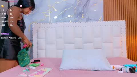 Snapshot of naughty_ebonyy chatting on September 19, 3:08 am SASHA online show from September 19, 3:08 am