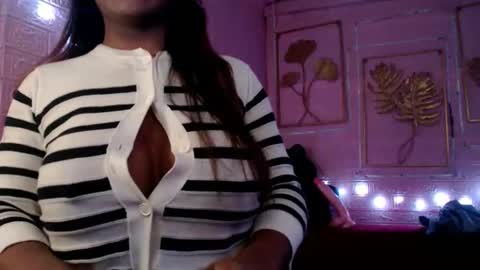 naughty_lorien143 online show from May 2, 12:54 pm