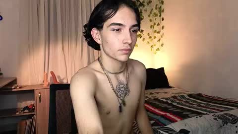 naughty_thompson1 online show from February 20, 5:37 am