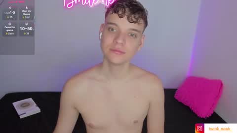 Snapshot of naughty_twink18 chatting on August 7, 4:31 pm Noah online show from August 7, 4:31 pm