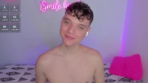 Snapshot of naughty_twink_ chatting on June 5, 4:45 pm Noah online show from June 5, 4:45 pm