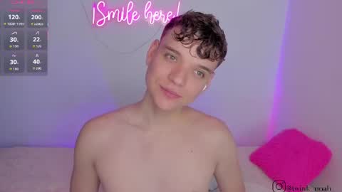 Snapshot of naughty_twink_ chatting on June 17, 4:30 pm Noah online show from June 17, 4:30 pm
