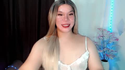 Snapshot of naughty_vies chatting on July 10, 7:05 pm Davies online show from July 10, 7:05 pm
