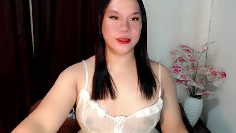 Snapshot of naughty_vies chatting on July 27, 8:43 am Davies online show from July 27, 8:43 am