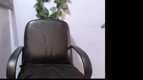 Snapshot of naughty_xxbunny chatting on March 5, 8:54 am beauty online show from March 5, 8:54 am