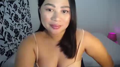 Snapshot of naughtyandsweetx chatting on November 26, 9:49 pm May online show from November 26, 9:49 pm