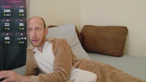 Snapshot of naughtybeeky chatting on March 23, 1:09 am Beeker online show from March 23, 1:09 am