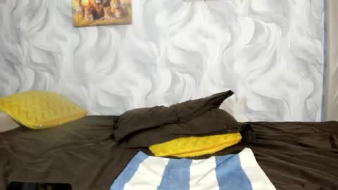 Snapshot of naughtybutterfly6 chatting on December 14, 3:01 am naughtybutterfly6 online show from December 14, 3:01 am