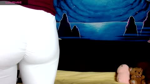 Snapshot of naughtycandy97 chatting on December 5, 4:44 pm Sandra online show from December 5, 4:44 pm