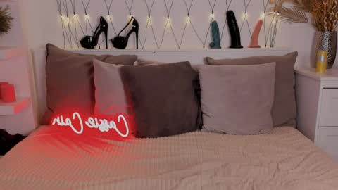Snapshot of naughtycasssy chatting on May 25, 9:04 am Cassy online show from May 25, 9:04 am