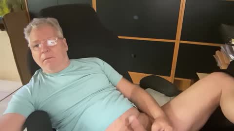 Snapshot of naughtydaddyla chatting on March 1, 6:43 pm naughtydaddyla online show from March 1, 6:43 pm