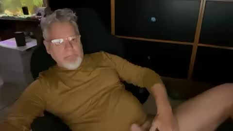 Snapshot of naughtydaddyla chatting on October 14, 2:45 am naughtydaddyla online show from October 14, 2:45 am