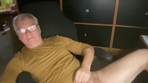 Snapshot of naughtydaddyla chatting on November 12, 3:18 am naughtydaddyla online show from November 12, 3:18 am