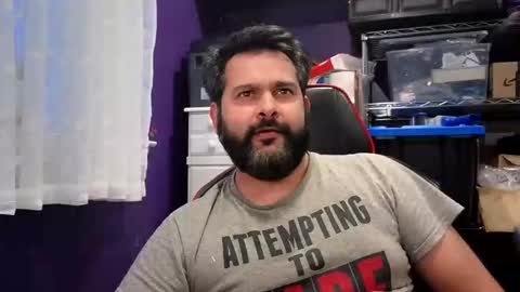 sakhtlaundaz online show from December 3, 9:35 pm