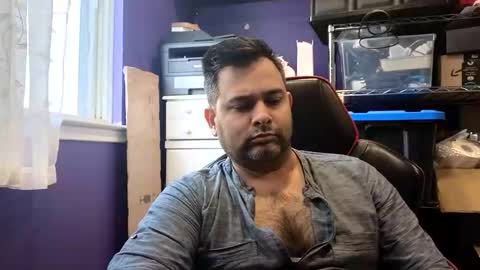 sakhtlaundaz online show from February 3, 9:20 pm