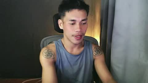 Snapshot of naughtyfuck_boy chatting on June 15, 10:28 am naughtyfuck_boy online show from June 15, 10:28 am