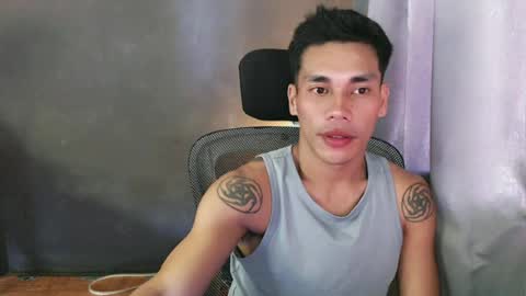 Snapshot of naughtyfuck_boy chatting on June 16, 5:21 am naughtyfuck_boy online show from June 16, 5:21 am