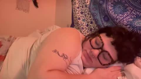 Snapshot of naughtygirl637100 chatting on December 1, 11:59 am Naughty Girl online show from December 1, 11:59 am