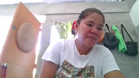Snapshot of naughtyhotladyxx chatting on May 21, 2:18 am naughtyhotladyxx online show from May 21, 2:18 am