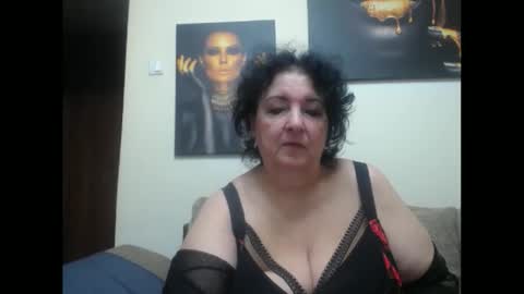 Snapshot of naughtykorin chatting on November 3, 9:48 pm korin online show from November 3, 9:48 pm
