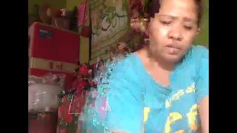 naughtymom26 online show from May 5, 6:43 am