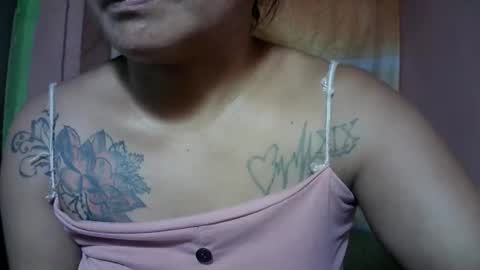 naughtymom_33 online show from November 12, 8:37 am