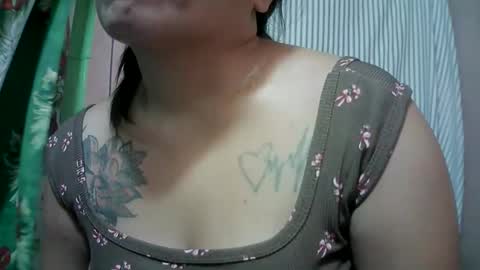 naughtymom_33 online show from April 28, 4:06 am