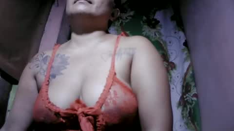 naughtymom_33 online show from July 4, 12:28 am