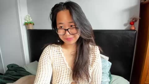 Gigi Chu  online show from May 23, 8:18 am