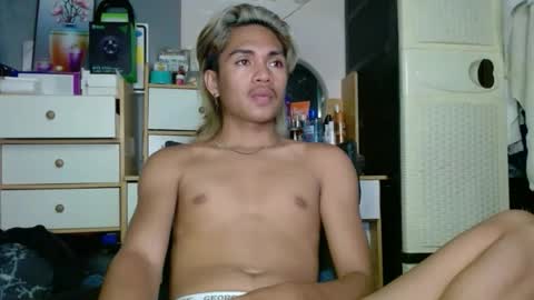 naughtyperfectasian4u online show from March 22, 9:29 pm