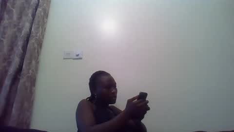 Snapshot of naughtyqueen12 chatting on January 29, 6:33 am naughtyqueen12 online show from January 29, 6:33 am