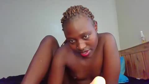 naughtyqueen12 online show from January 15, 9:47 am