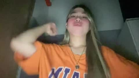 Snapshot of naughtyrosecum chatting on July 18, 2:54 pm Rose Wilson online show from July 18, 2:54 pm