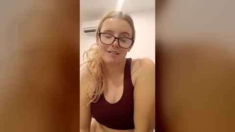 Snapshot of naughtyt333n chatting on July 8, 11:04 am Naughty Jess online show from July 8, 11:04 am