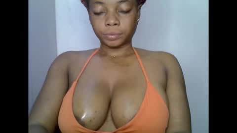 Snapshot of naughtyxcuntx chatting on October 27, 6:06 am naughtyxcuntx online show from October 27, 6:06 am