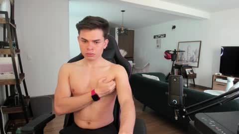 Snapshot of naugthy_alex chatting on March 13, 8:15 pm Alejoo twink online show from March 13, 8:15 pm